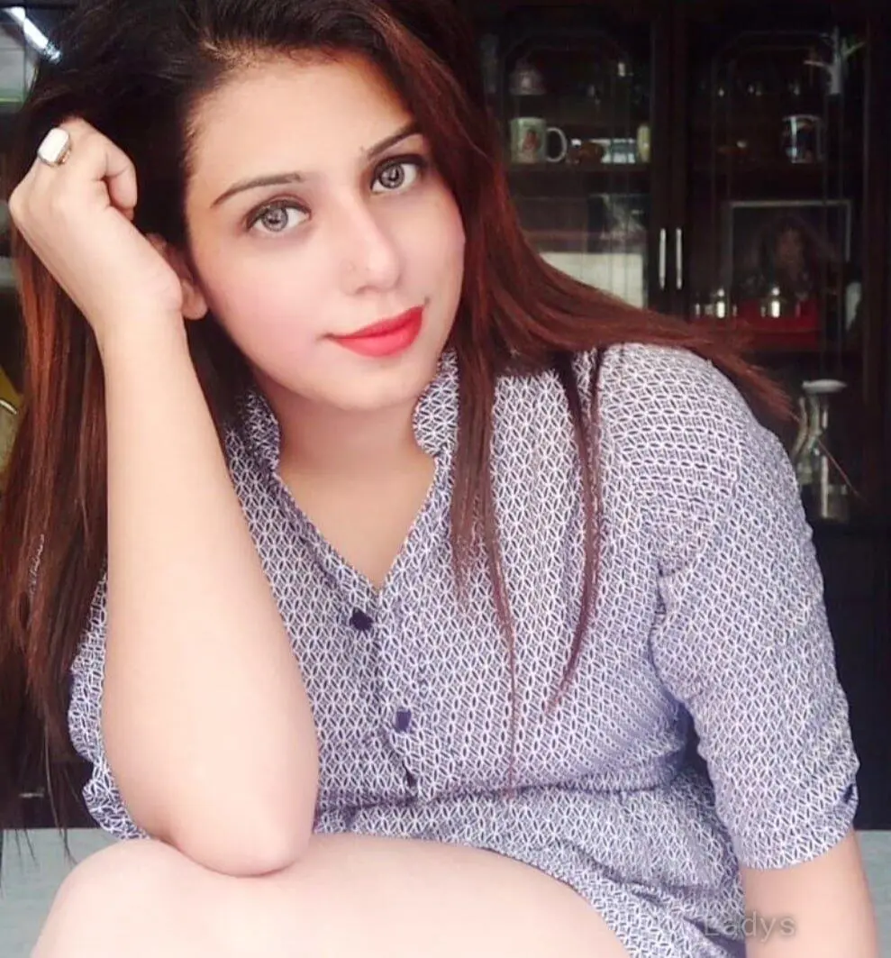 Mahi, 23 years beautiful nude Mumbai escorts girl, height 154 sm, Weight kg