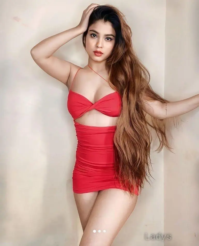 Megha, 22 years beautiful nude Mumbai escorts girl, height 170 sm, Weight kg