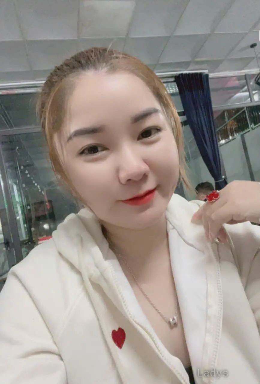 Mie, 26 years beautiful nude Mumbai escorts girl, height 160 sm, Weight kg