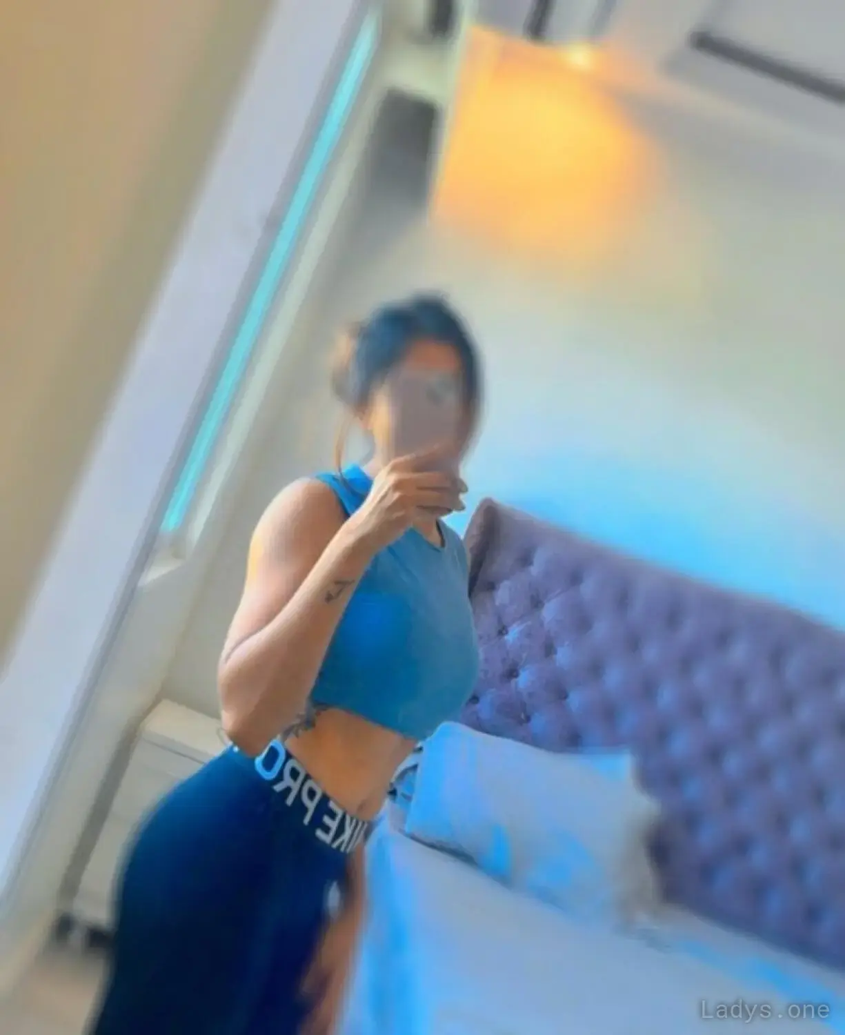 Navya, 22 years beautiful nude Mumbai escorts girl, height 168 sm, Weight 50 kg