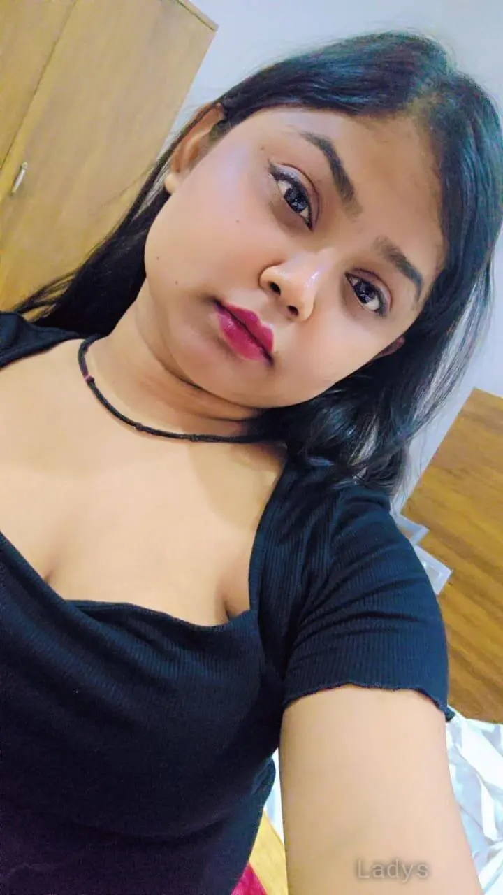 Palak, 20 years beautiful nude Mumbai escorts girl, height 153 sm, Weight kg