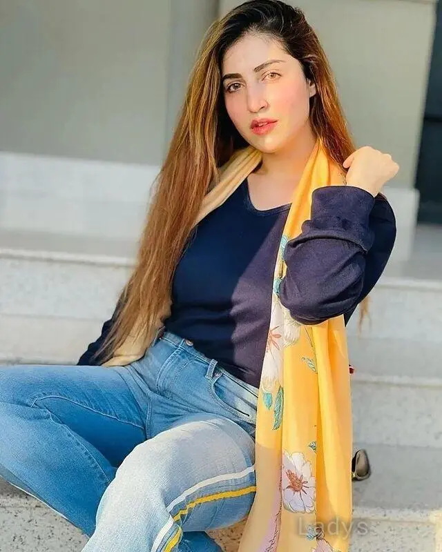 Palak, 22 years beautiful nude Mumbai escorts girl, height 168 sm, Weight kg