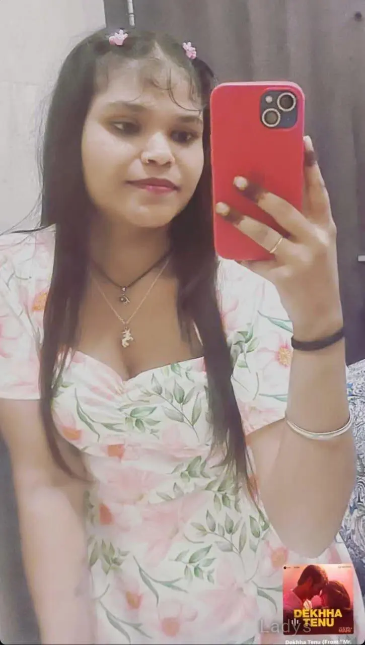 Priya Kulkarni, 22 years beautiful nude Mumbai escorts girl, height 158 sm, Weight kg