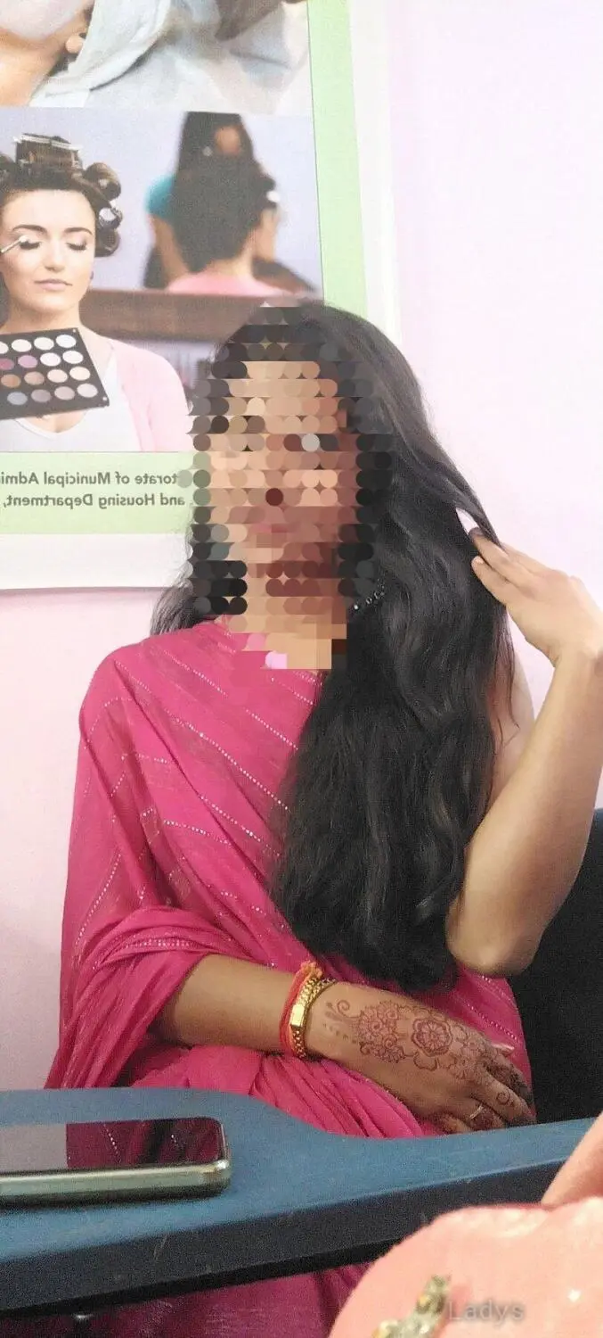 PUJA, 23 years beautiful nude Mumbai escorts girl, height 160 sm, Weight  kg