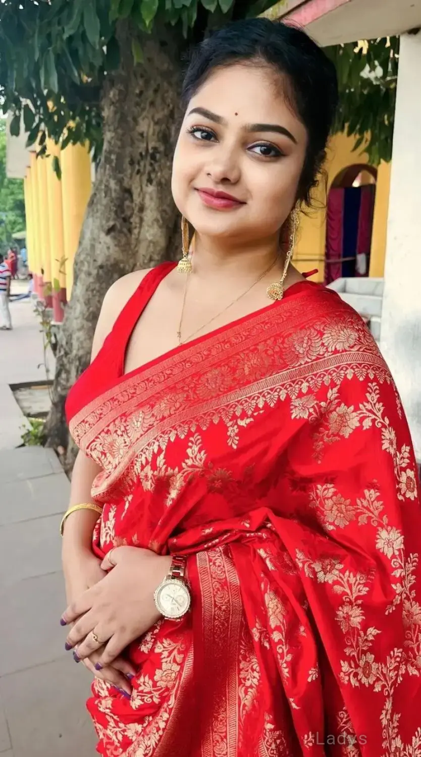 Puspa Independent Cam & Mee, 24 years beautiful nude Mumbai escorts girl, height 166 sm, Weight 53 kg