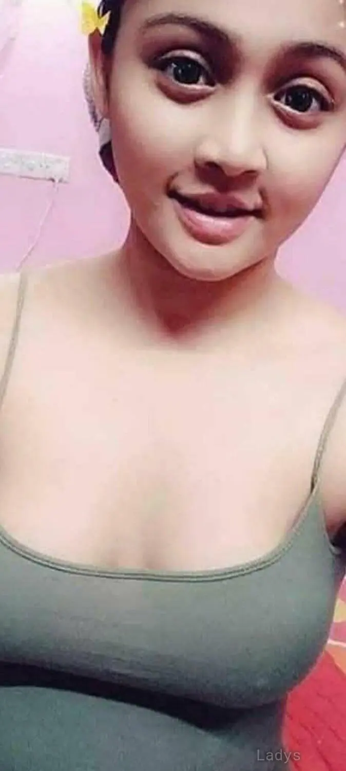 Rkumari, 21 years beautiful nude Mumbai escorts girl, height 154 sm, Weight kg