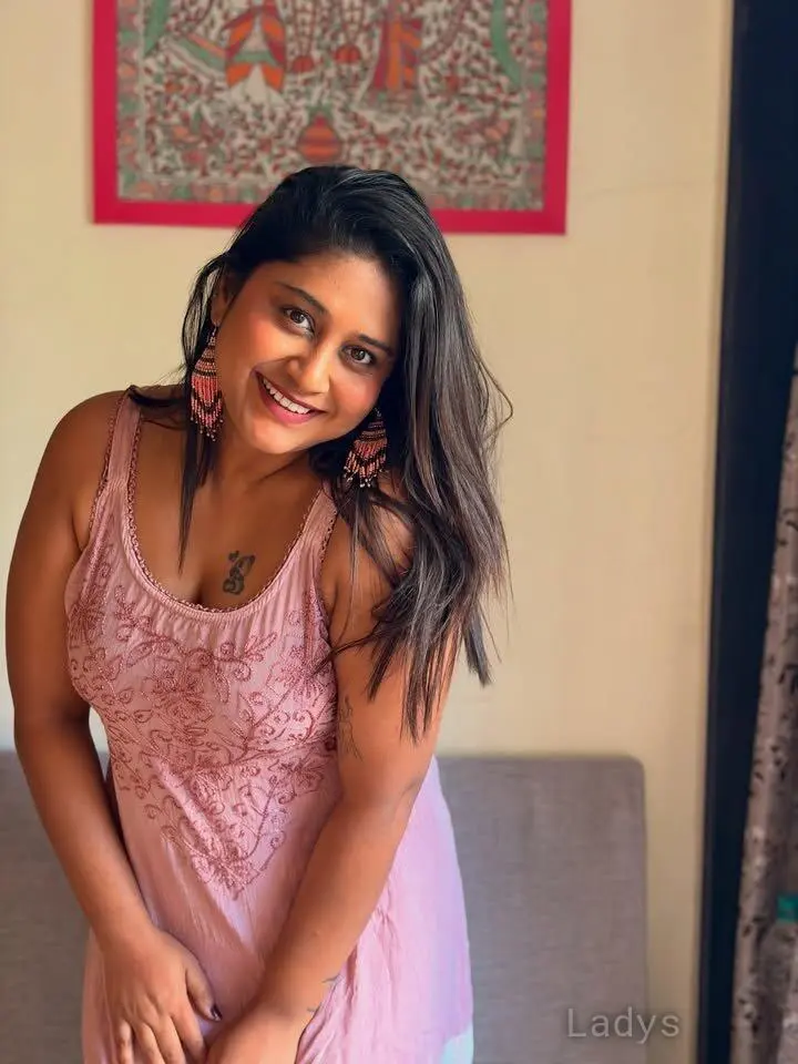 Sakshi, 22 years beautiful nude Mumbai escorts girl, height  sm, Weight  kg