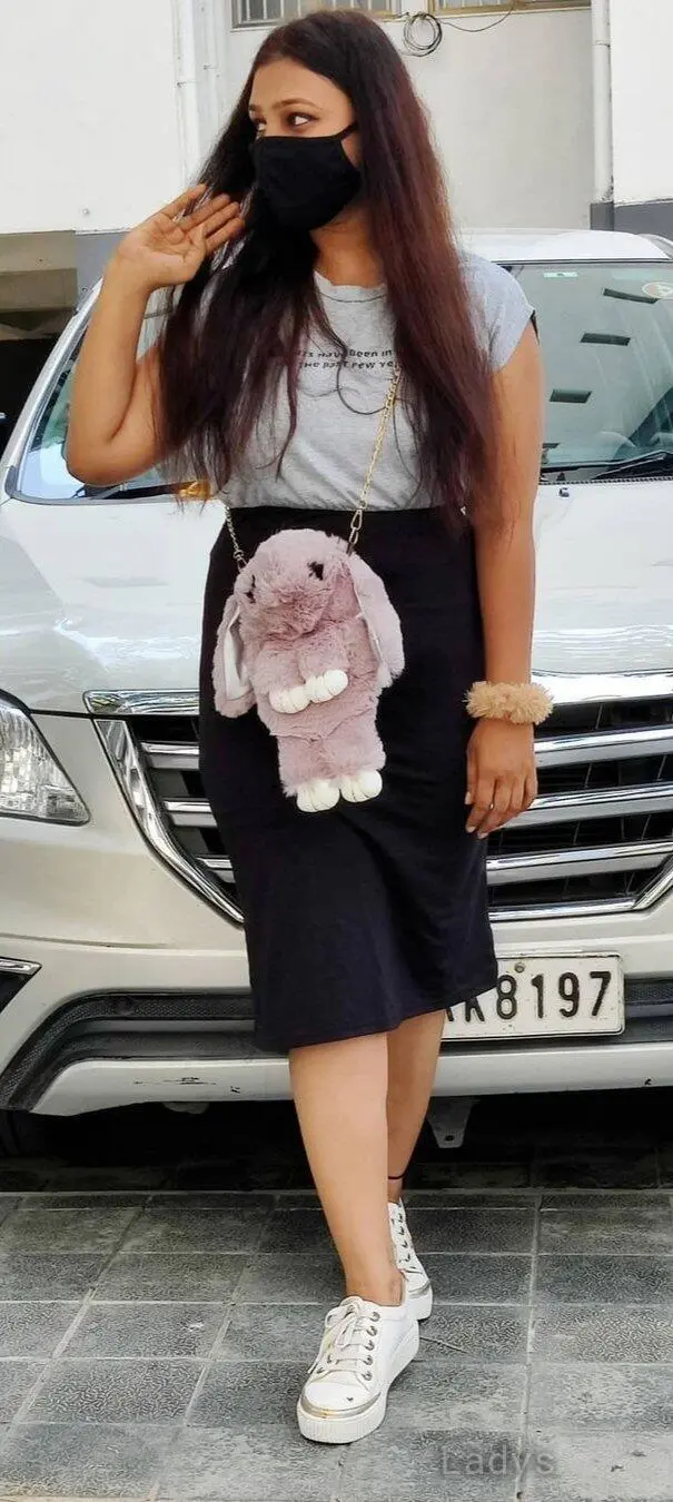 Shilpa, 24 years beautiful nude Mumbai escorts girl, height 176 sm, Weight  kg