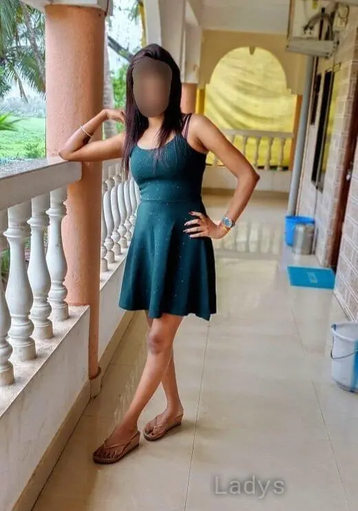 Shital, 23 years beautiful nude Mumbai escorts girl, height 155 sm, Weight kg