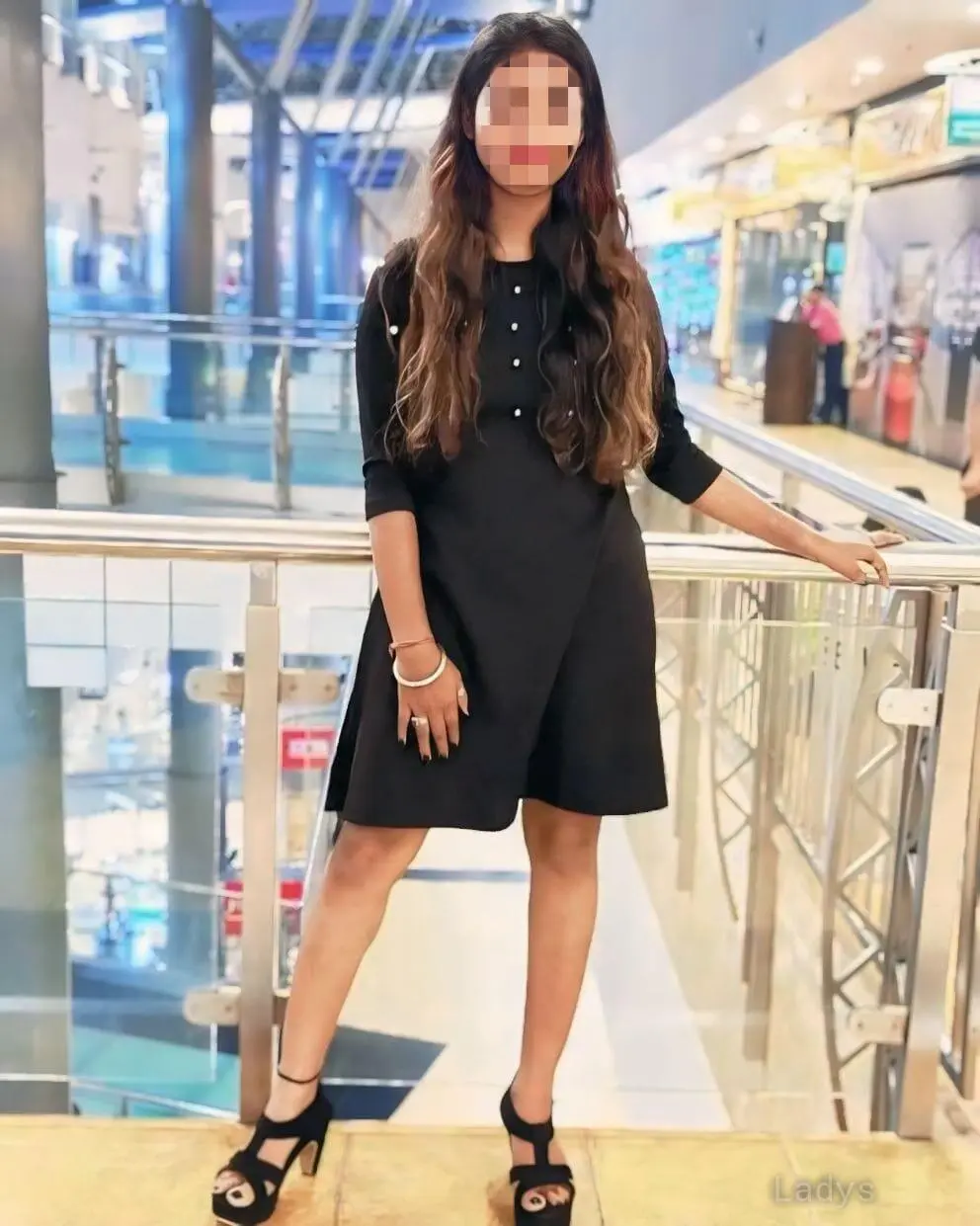 Siya, 23 years beautiful nude Mumbai escorts girl, height 159 sm, Weight 50 kg