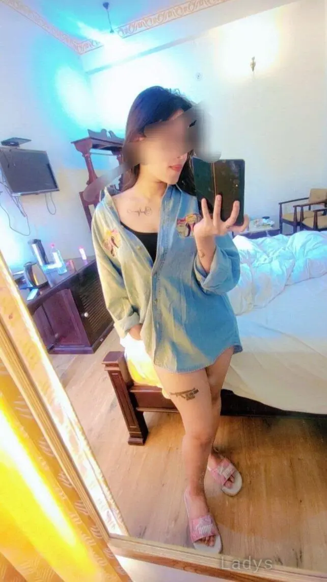 Sneha, 22 years beautiful nude Mumbai escorts girl, height 154 sm, Weight kg