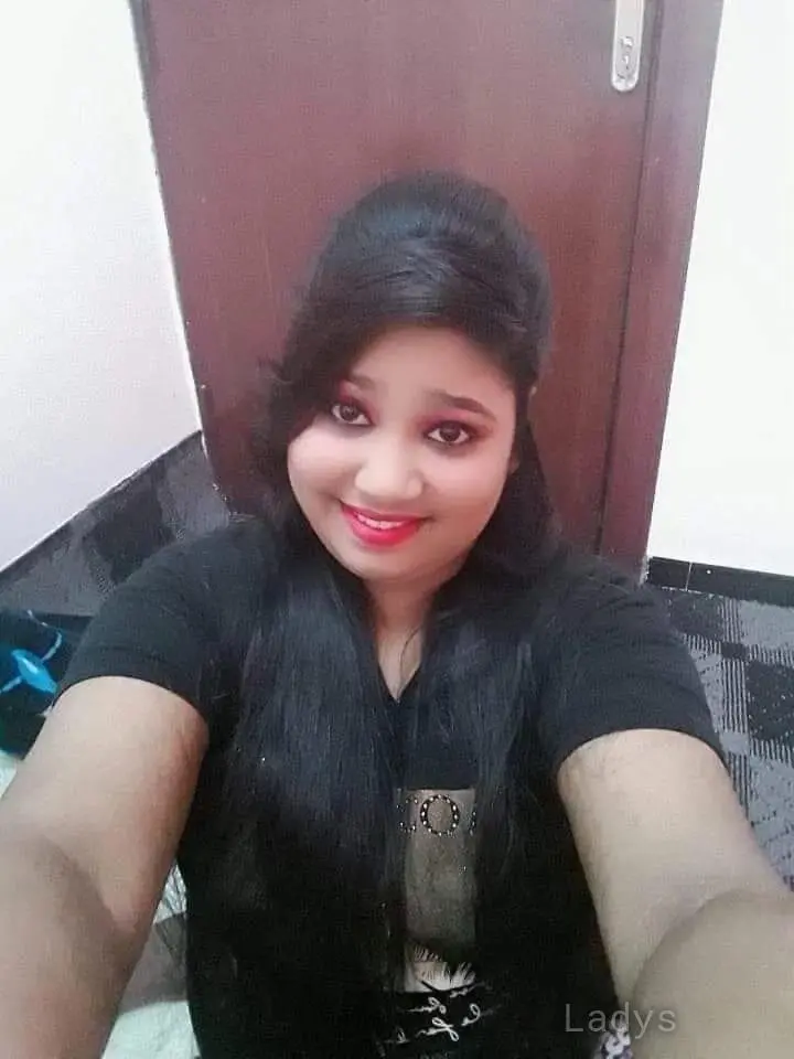 Tina, 20 years beautiful nude Mumbai escorts girl, height 165 sm, Weight  kg