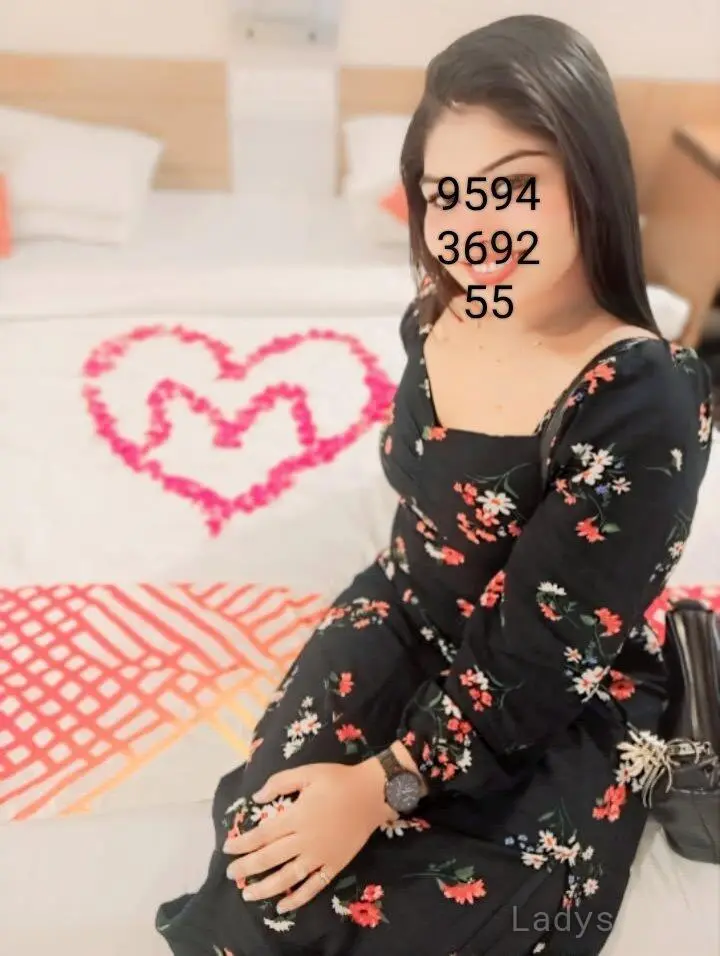 Yashika, 24 years beautiful nude Mumbai escorts girl, height 165 sm, Weight kg