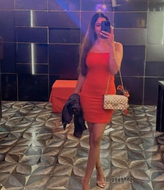 Yuvika, 22 years beautiful nude Mumbai escorts girl, height 154 sm, Weight kg