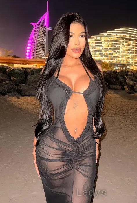 Pocah, 25 years old Munich escort girl with big tits, height 165 sm, Weight 60 kg