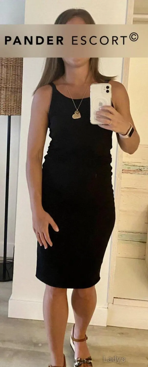 Vicky, 30 years old Munich escort girl with big tits, height 160 sm, Weight kg
