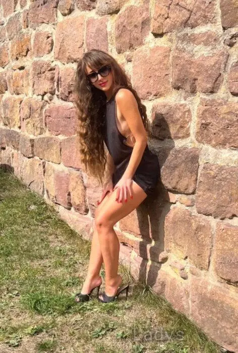 Alessia, 29 years beautiful nude Munich escorts girl, height 165 sm, Weight 50 kg