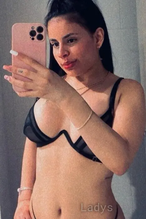Ragad, 27 years beautiful nude Munich escorts girl, height 167 sm, Weight 58 kg