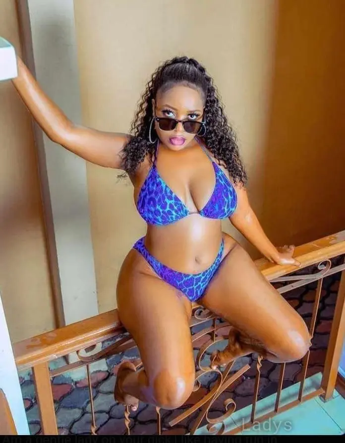 Bianca, 22 years old Muscat escort girl with big tits, height 155 sm, Weight  kg
