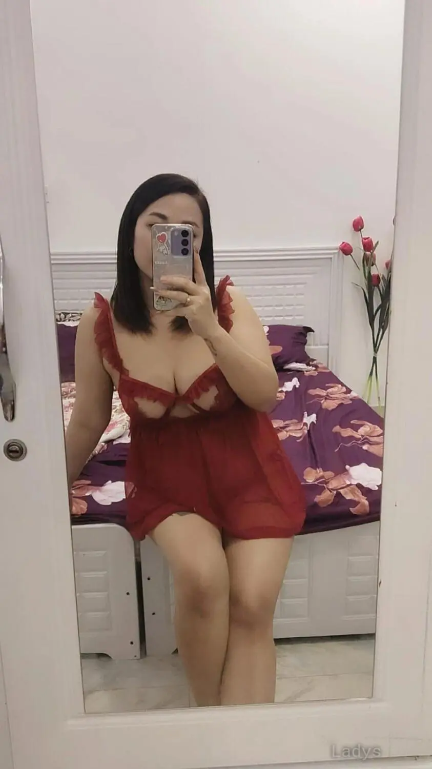 Jasmine, 25 years old Muscat escort girl with big tits, height 155 sm, Weight kg