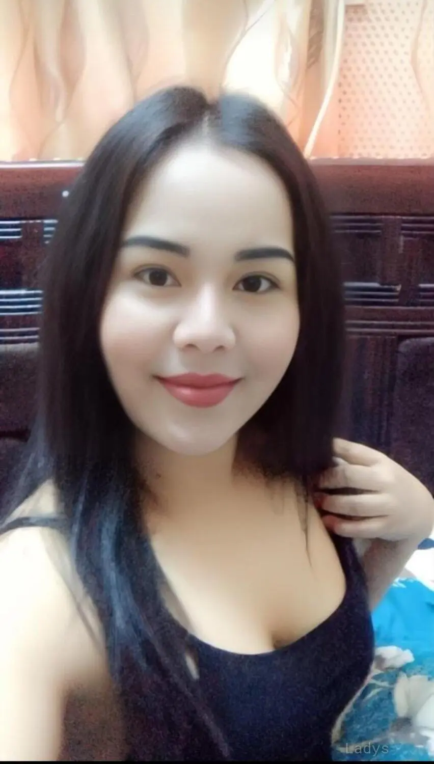 Poppy, 23 years old Muscat escort girl with big tits, height 160 sm, Weight kg