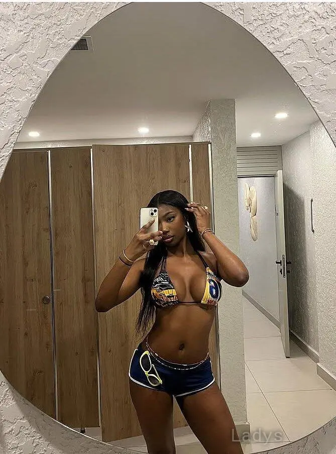 Sofia, years old Muscat escort girl with big tits, height sm, Weight kg