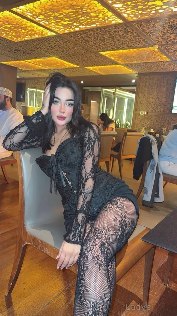 Sofia, 22 years old Muscat escort girl with big tits, height 160 sm, Weight kg