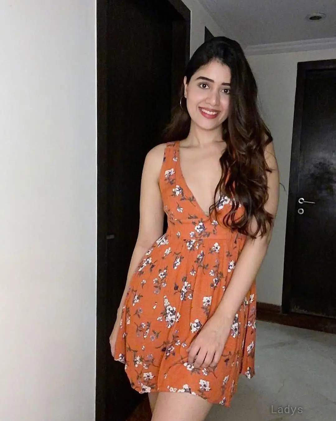 Tara, 23 years old Muscat escort girl with big tits, height 175 sm, Weight kg