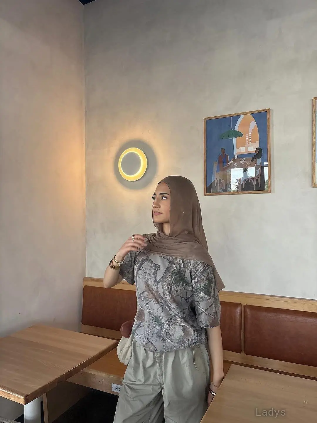 Zinab, 23 years old Muscat escort girl with big tits, height 175 sm, Weight kg
