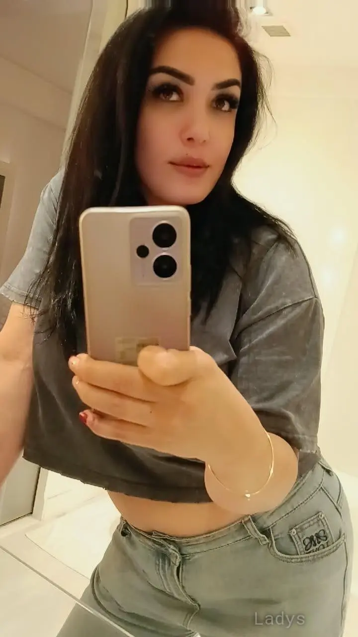 Amira, 25 years beautiful nude Muscat escorts girl, height 165 sm, Weight kg