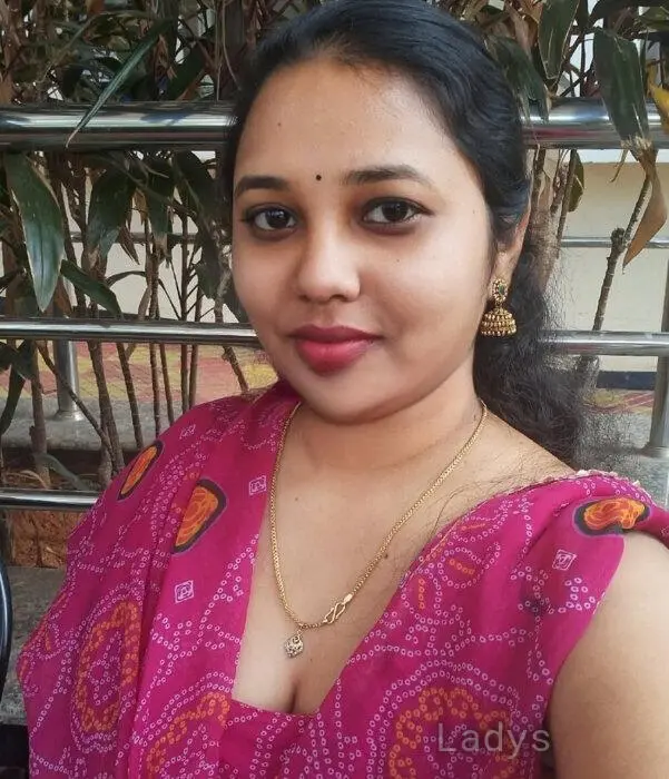 Ankitha Nair, 25 years beautiful nude Muscat escorts girl, height 137 sm, Weight 42 kg