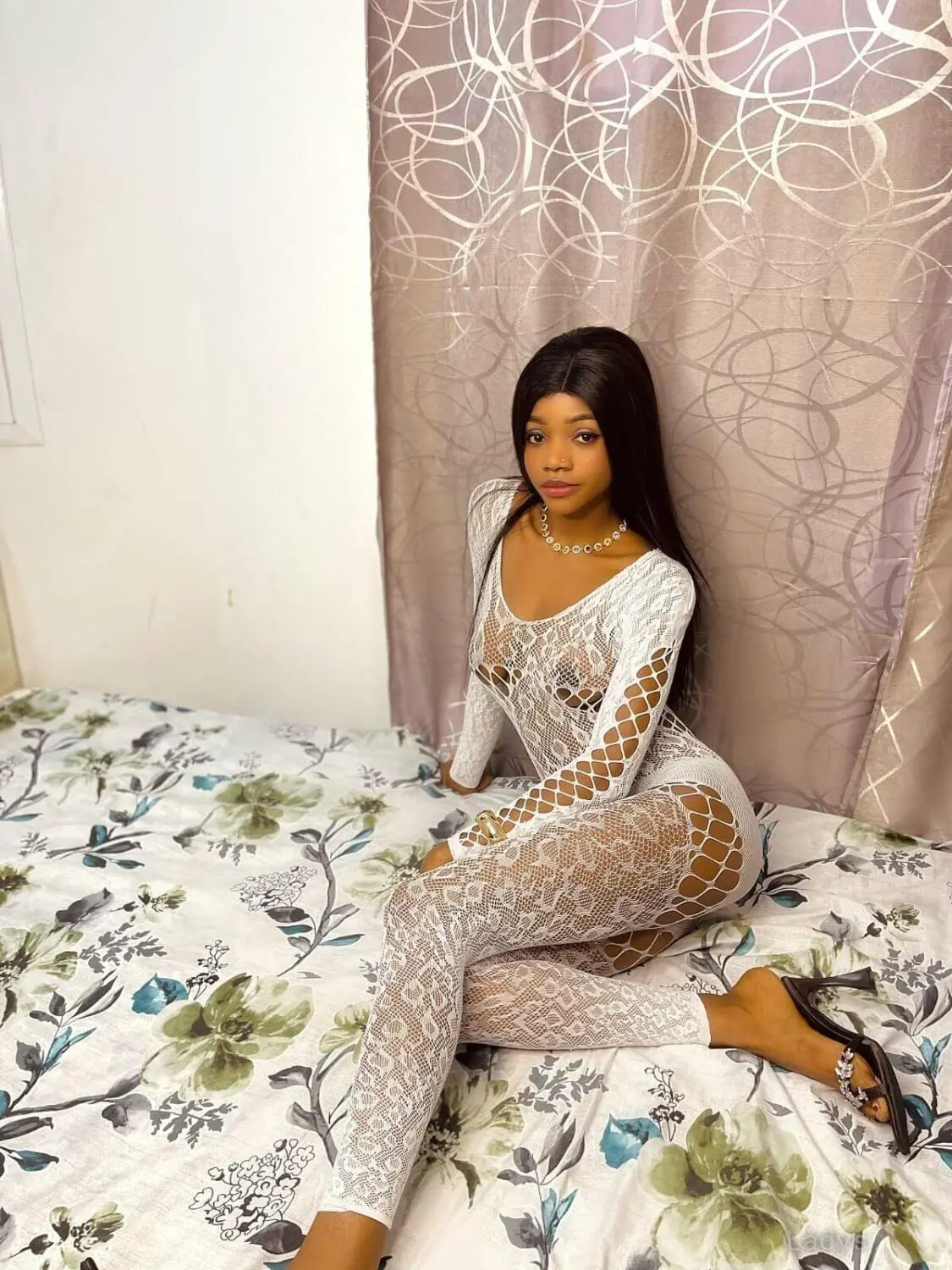 Jasmine, 20 years beautiful nude Muscat escorts girl, height 154 sm, Weight kg