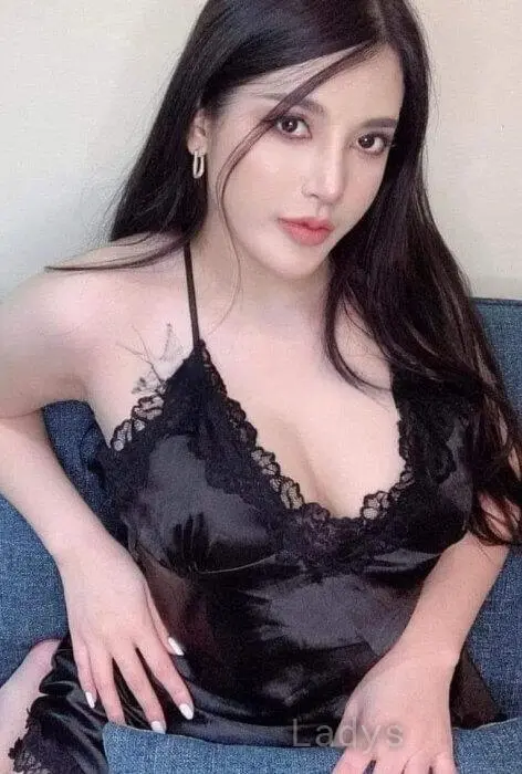 Mari, 26 years beautiful nude Muscat escorts girl, height 167 sm, Weight 52 kg