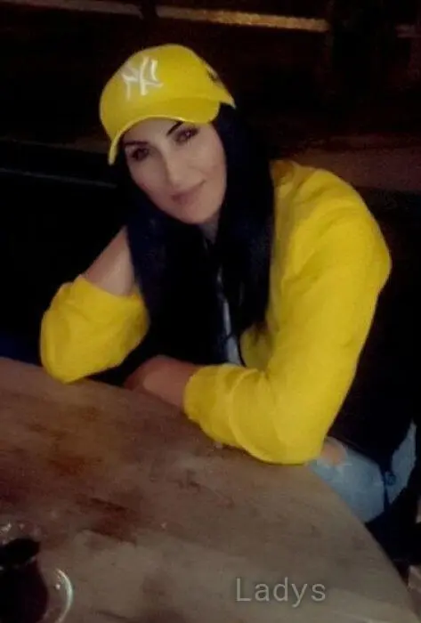 Maya, 30 years beautiful nude Muscat escorts girl, height 170 sm, Weight 56 kg