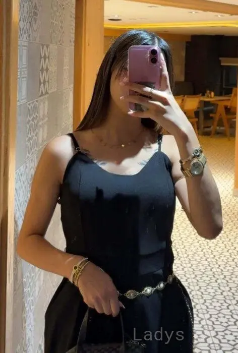 Ubara, 21 years beautiful nude Muscat escorts girl, height 130 sm, Weight 44 kg