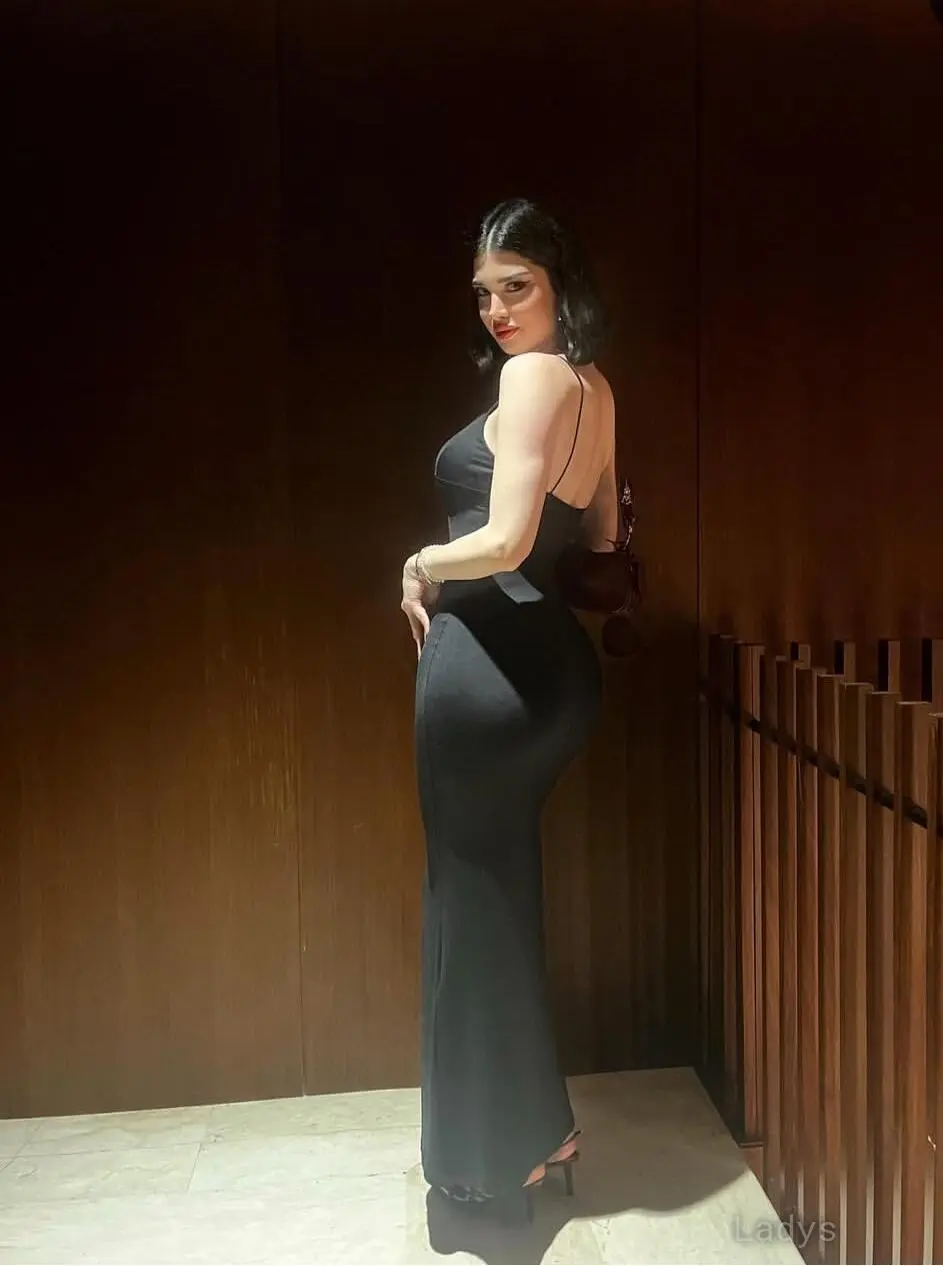 Jenisa, 24 years hot nedes Muscat rscorts girl, height 170 sm, Weight 60 kg
