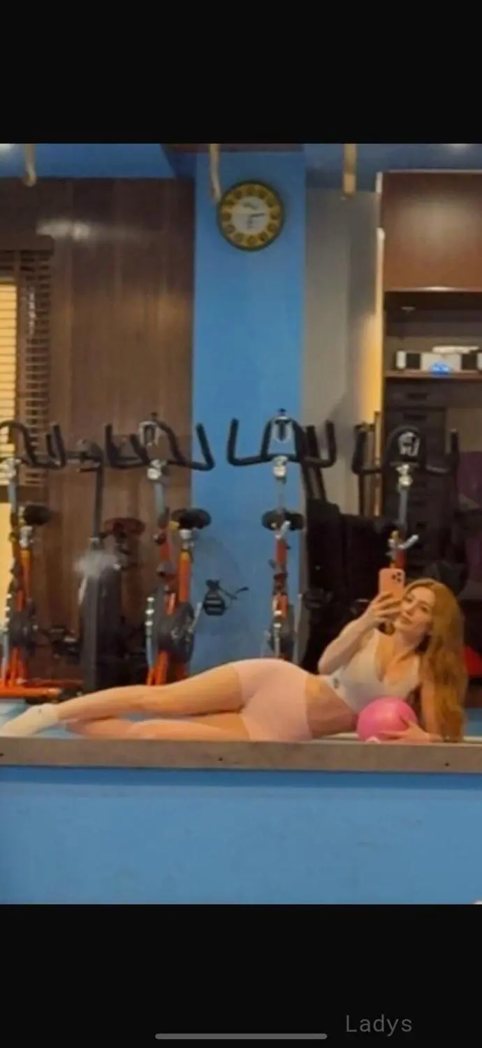 Elena, 22 years sexy toples Muscat scorts girl, height 172 sm, Weight kg