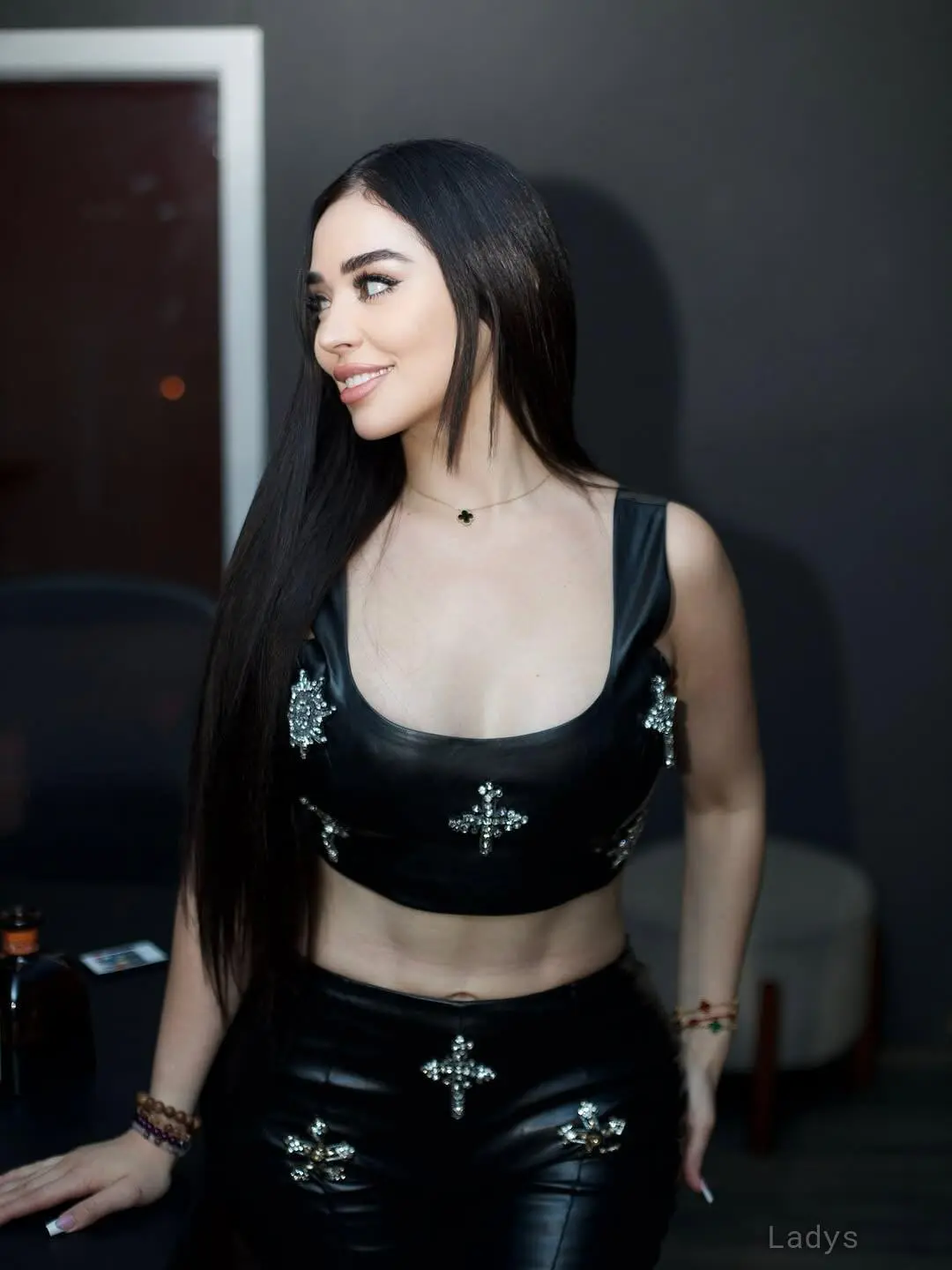 Jacky June, 33 years old México escort girl with big tits, height 170 sm, Weight 52 kg