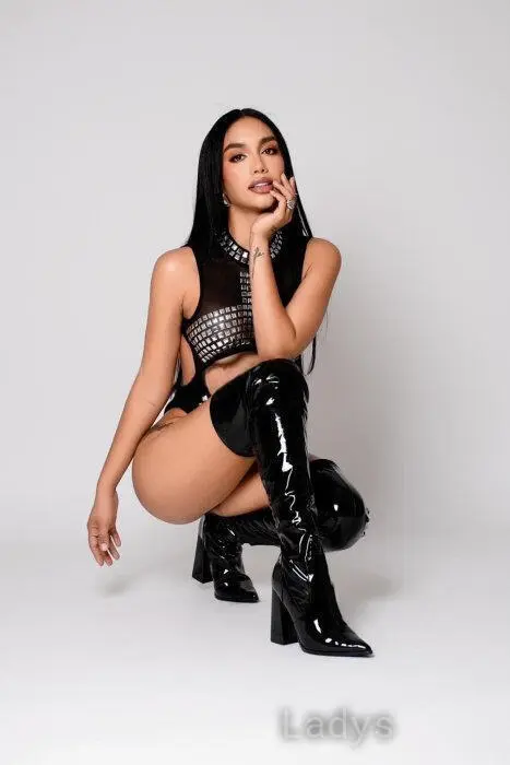 Emily, 25 years beautiful nude México escorts girl, height 164 sm, Weight 40 kg