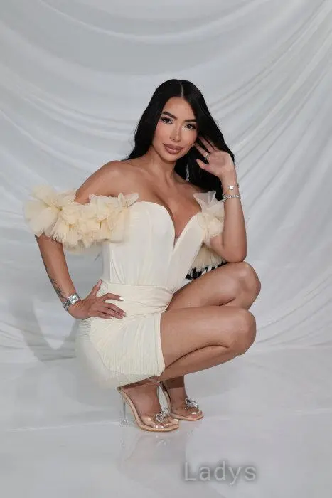 Melissa, 27 years beautiful nude México escorts girl, height 169 sm, Weight 57 kg