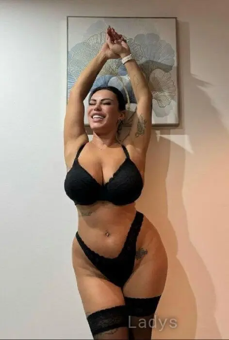 Lina, 30 years beautiful nude Mykonos escorts girl, height 178 sm, Weight 62 kg