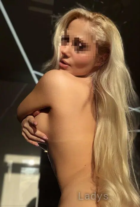 Mia, 26 years beautiful nude Mykonos escorts girl, height 172 sm, Weight 63 kg