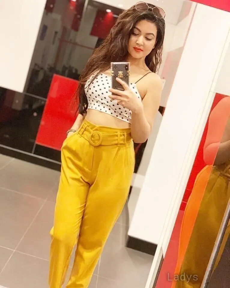 Kavya, 23 years old Mysore escort girl with big tits, height 154 sm, Weight kg