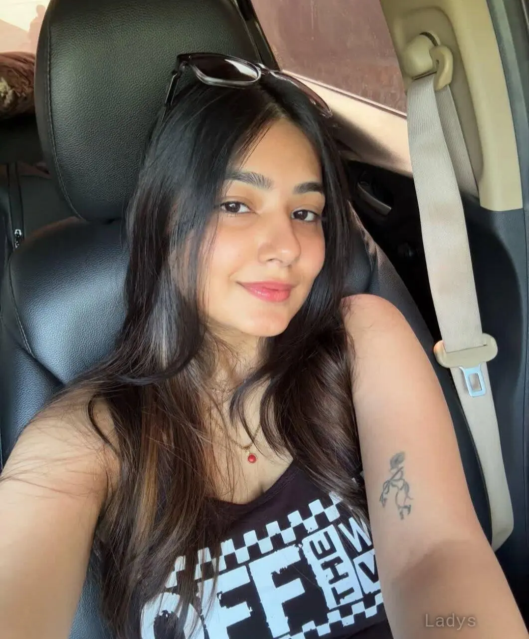 Zoya, 23 years old Mysore escort girl with big tits, height 156 sm, Weight  kg