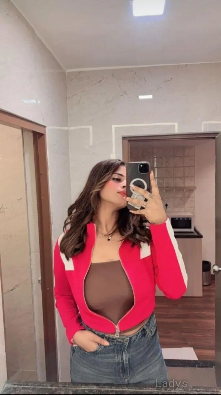 Olivia,  years old Nagpur escort girl with big tits, height  sm, Weight  kg