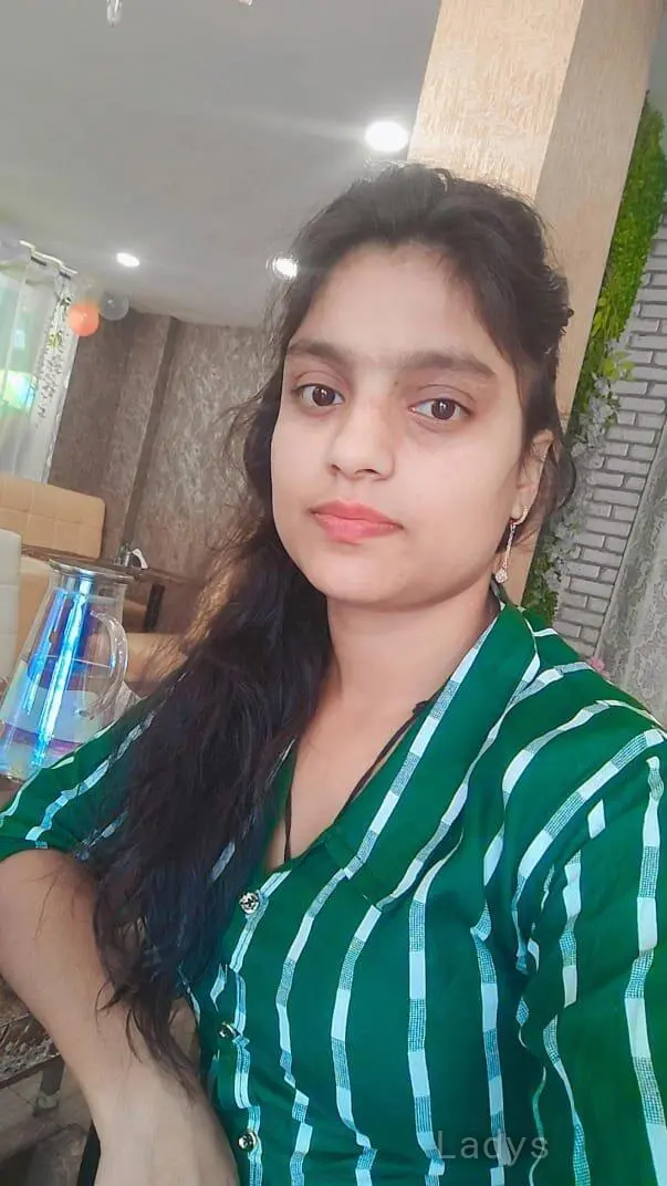 Jenny, 22 years beautiful nude Nagpur escorts girl, height 160 sm, Weight kg