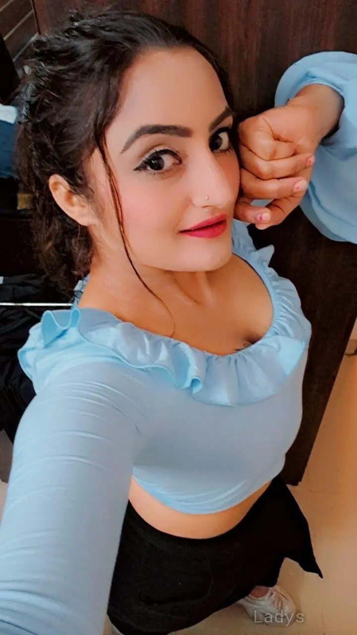 Mandeep, 23 years beautiful nude Nagpur escorts girl, height 154 sm, Weight  kg