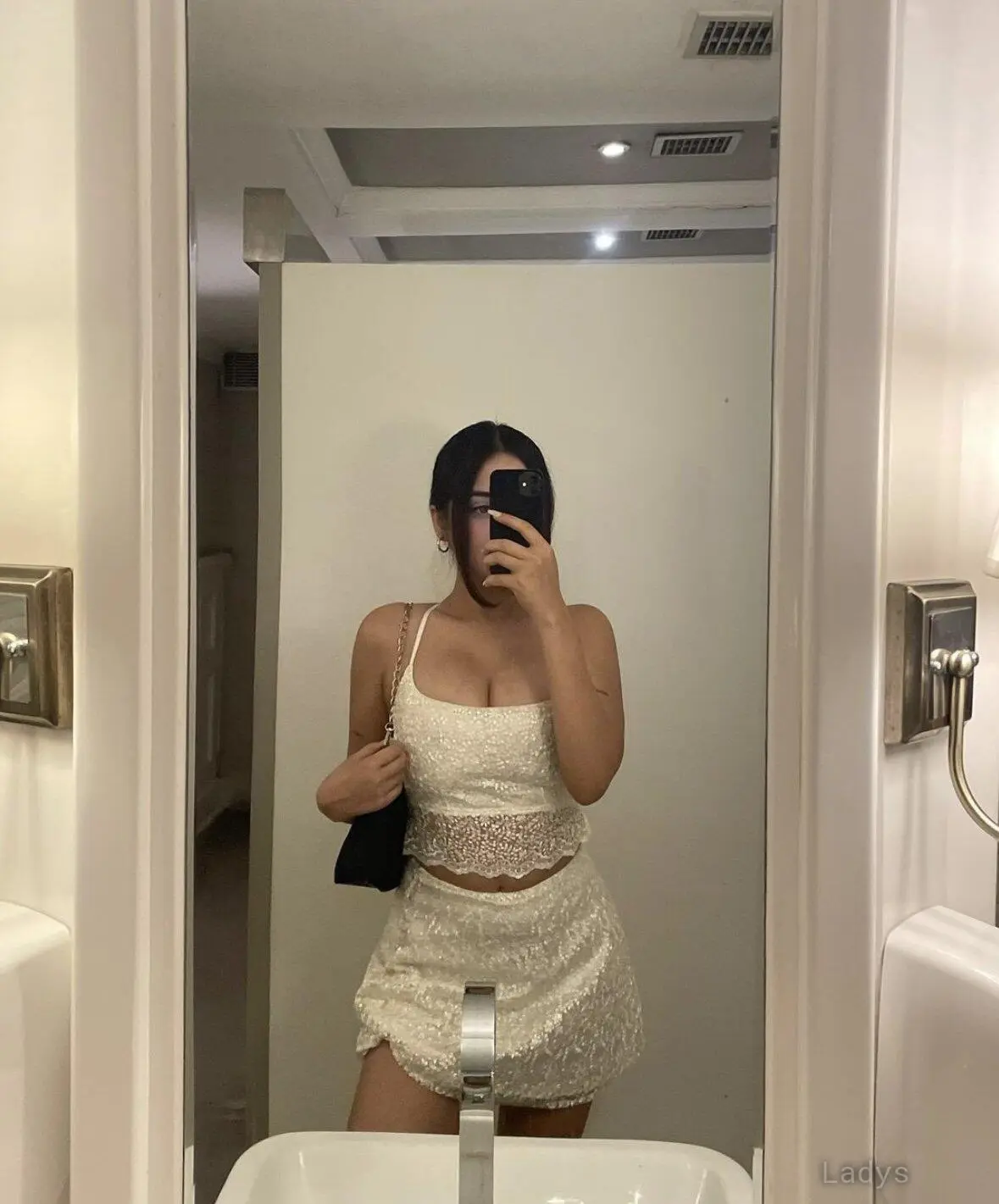 Riyanshi, 23 years beautiful nude Nagpur escorts girl, height 165 sm, Weight  kg
