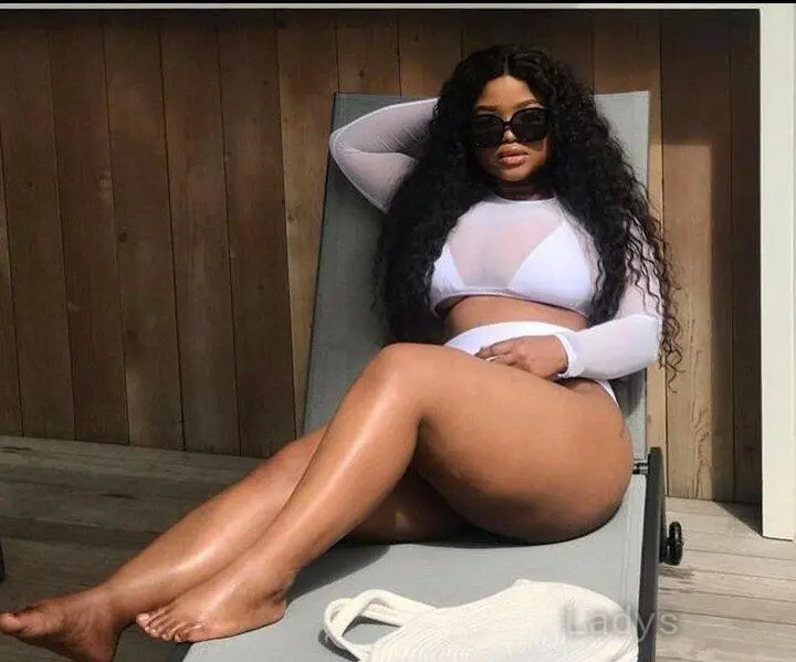 Alma, 24 years old Nairobi escort girl with big tits, height 160 sm, Weight kg