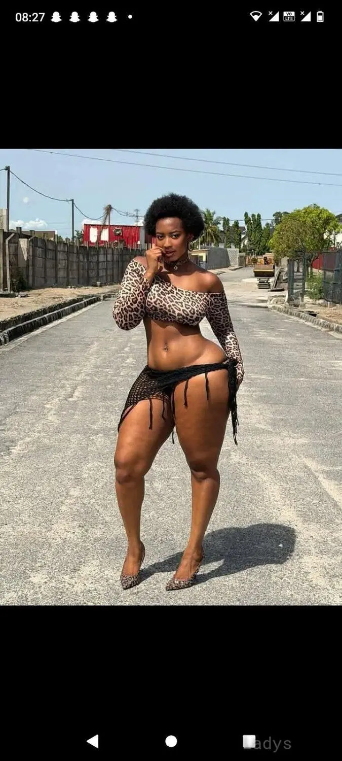 Angie, 30 years old Nairobi escort girl with big tits, height 169 sm, Weight kg
